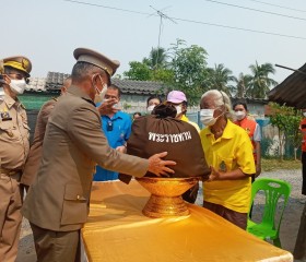 พลเอก ไพบูลย์ คุ้มฉายา องคมนตรี เชิญถุงพระราชทาน ... พารามิเตอร์รูปภาพ 6